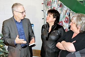 Remise d'un don à la Maison du Père