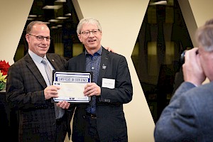Alain Croteau et le lauréat du prix Jefferson, Daniel Mallette.